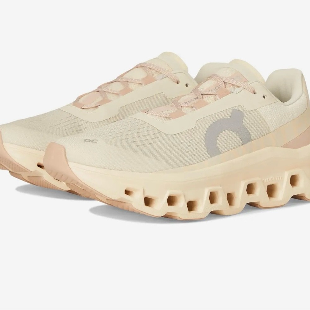 On Running Women's Sneakers in Beige and Blush